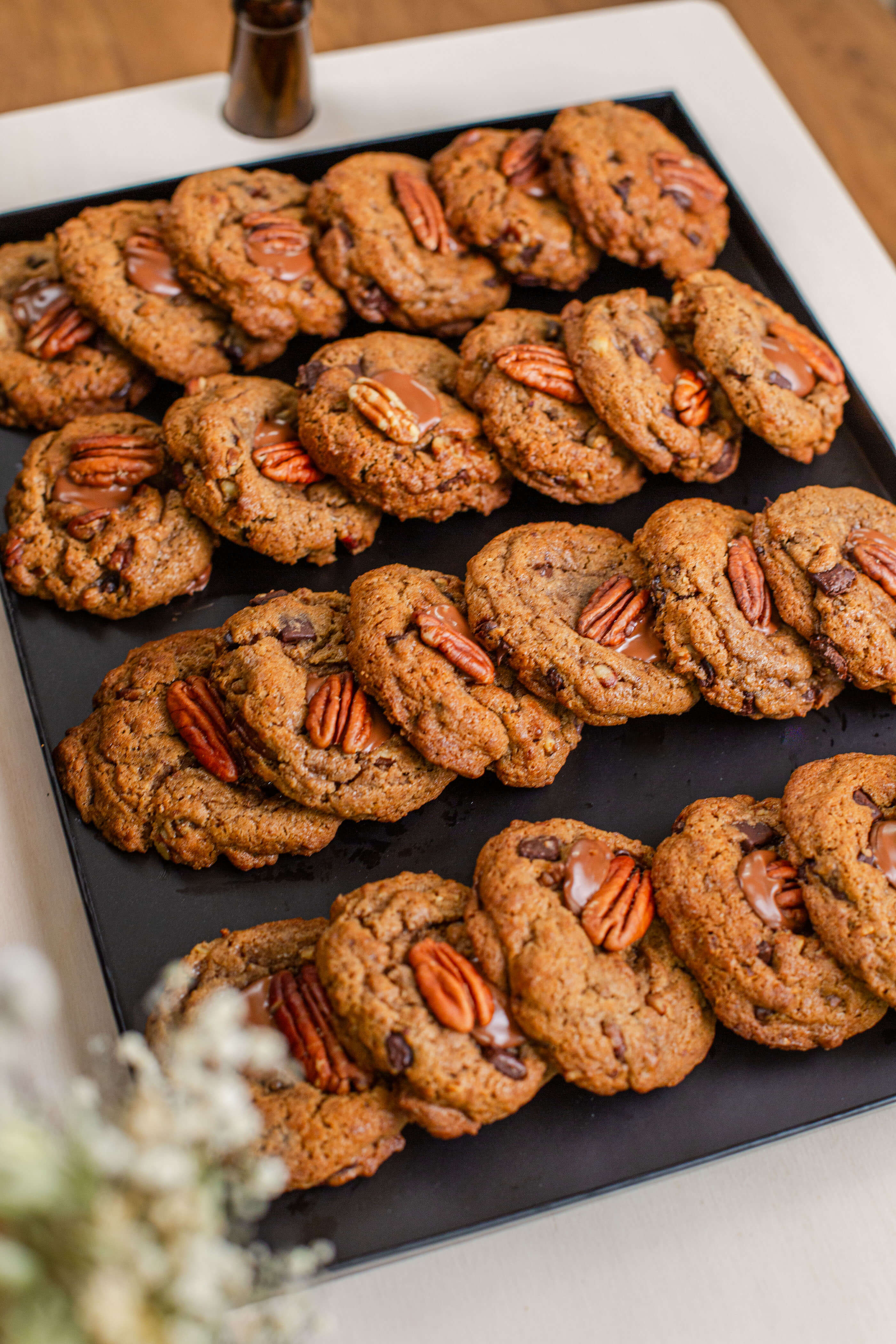 Plateau de Cookies chocolat noir  & Noix de pécan